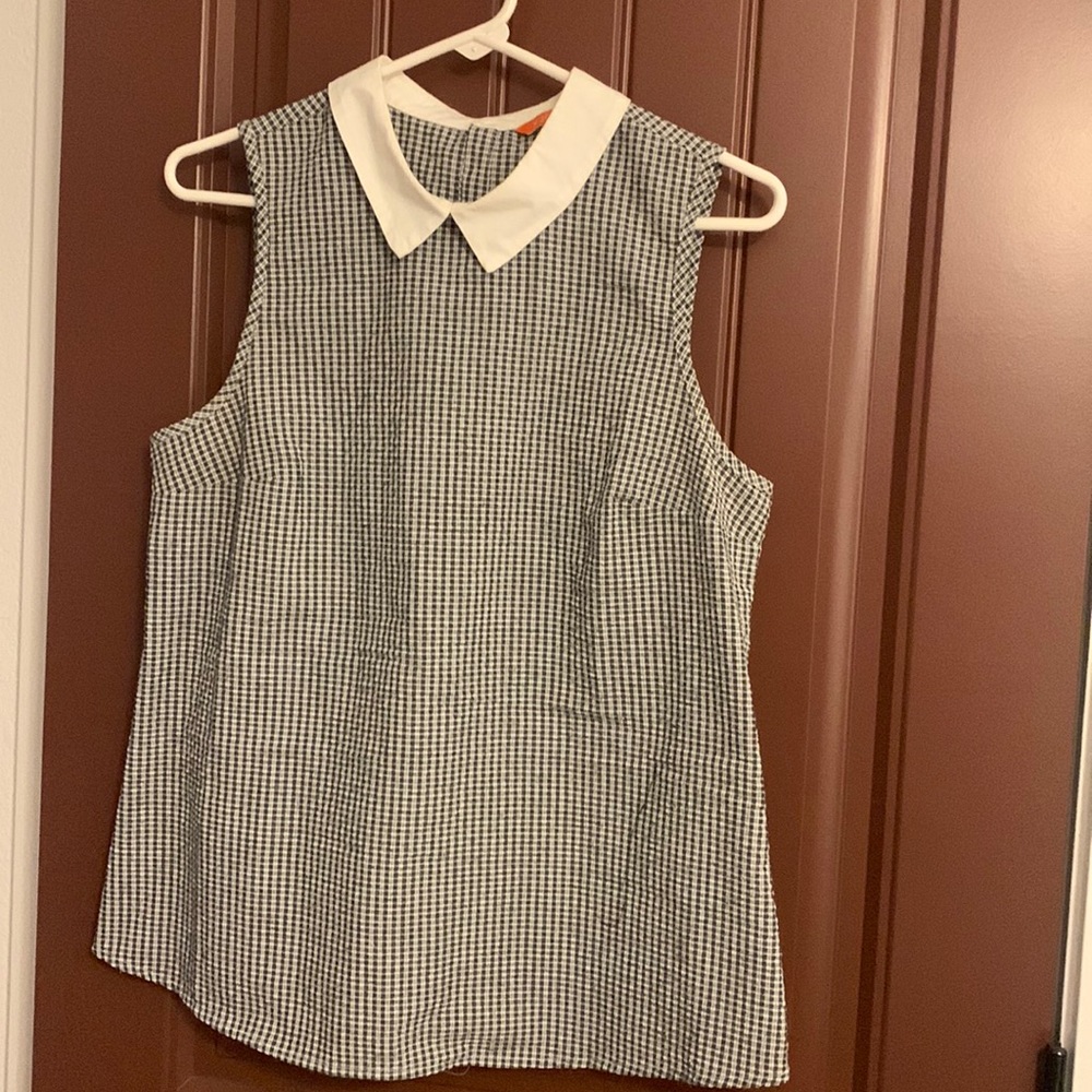 Sleeveless ModCloth Peter Pan collar top
